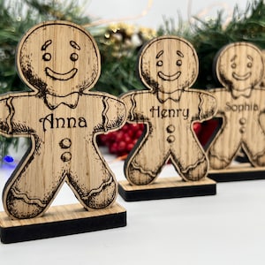 クリスマスのパーソナライズされたジンジャーブレッドテーブルの名前 - クリスマスのテーブルの名前 - 結婚式の席の名前 - クリスマスのアイデア - テーブルの席の名前