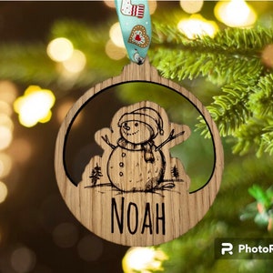 Christmas Personalised snowman Bauble Christmas Tree Decoration - Christmas Bauble - Christmas Present - Christmas decor - Gift idea