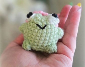王冠をつけたカエルのぬいぐるみ - 20 cmのフルサイズのかわいいカエル