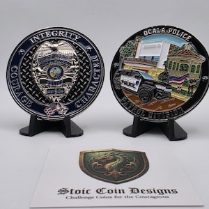 Moneda conmemorativa de la División de Patrulla del Departamento de Policía de Ocala (2025), 5 cm, con escena del centro de la ciudad.
