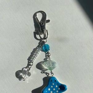 Handmade Polymer Clay Manta Ray Keychain – Hand-Painted Ocean-Inspired Charm