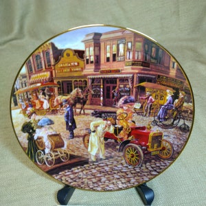 1994 Bygone Days collection &quot;Main Street Splendor&quot; plate, fifth Issue in the collection. Comes with Certificate of Authenticity.