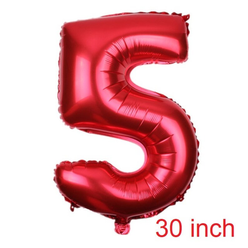 Op de afbeelding: Een grote, rode, folie ballon in de vorm van het cijfer 5. De ballon is 76 cm hoog.