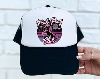 Pink Pony Club Truckerkeps, Chappell Roan Merch, Svart eller Rosa, Anpassning tillgänglig