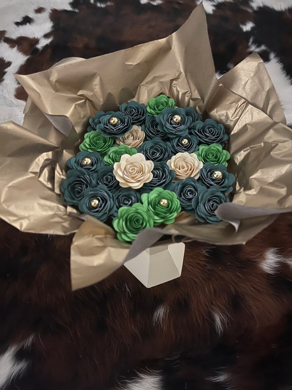 Multi-Colored Paper Flower Bouquet / Ramo Buchon