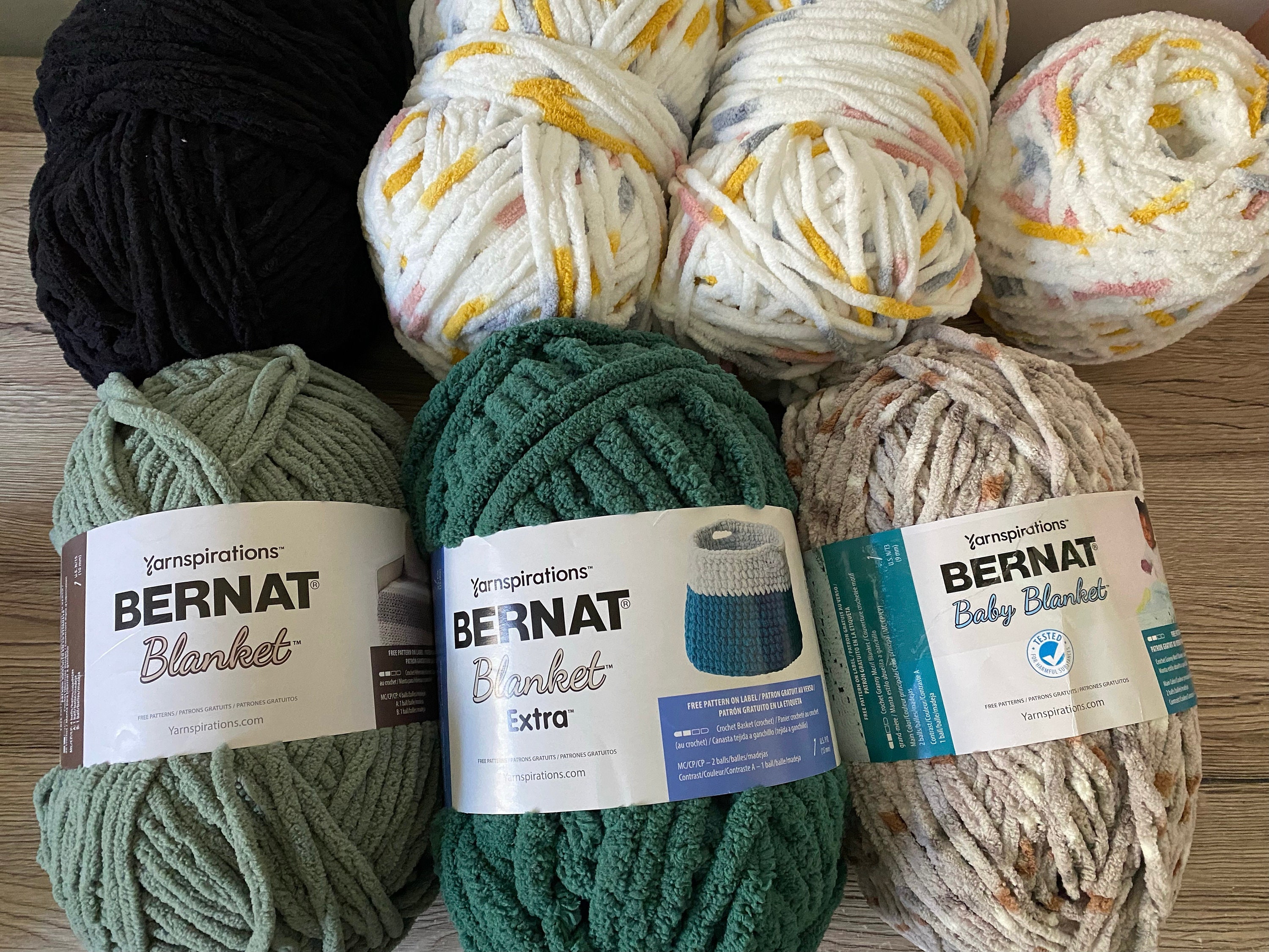 Bernat Blanket Extra Speckled Moonrise Yarn - 2 Pack of 300g/10.5oz -  Polyester - 7 Jumbo - 97 Yards - Knitting/Crochet 