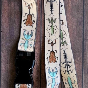 Cordón con diseño de mantis religiosa