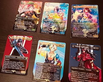 Op de afbeelding: Zes Magic: The Gathering ruilkaarten met Final Fantasy personages. De kaarten bevatten Tifa Lockhart, Yuna, Noctis, Tidus en Vincent Valentine, elk met unieke illustraties, karakternamen, vaardigheidsteksten en kracht- en weerstandswaarden.