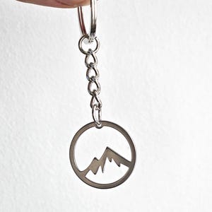Mountain Keychain – Unique climbing gift for climbers and mountain lovers | climbing gadget keychain | perfect for outdoor lifestyle