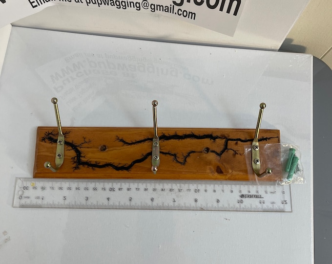Wooden coat hooks with Fractal Lichtenberg wood burning