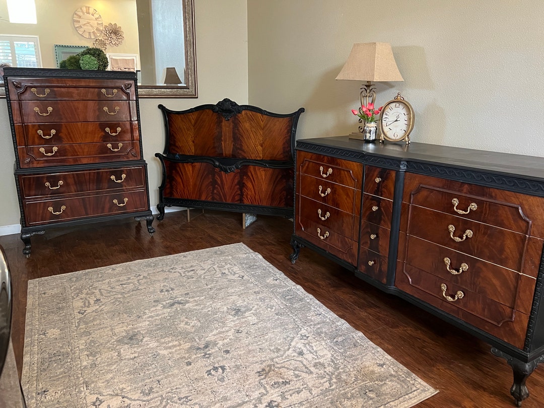 SOLD Do Not Purchasestunning 1940s Flame Mahogany Bedroom Set by Joerns