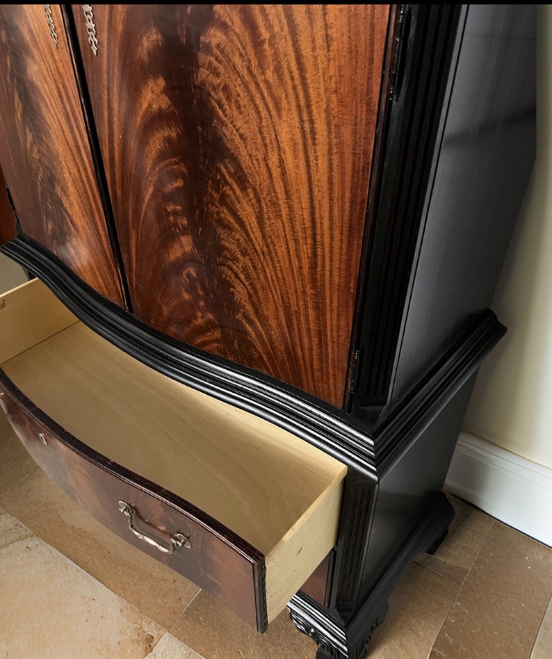 Available Thomasville Mahogany Bedroom Set W/ Nightstands, Queen Headboard, Armoire/media