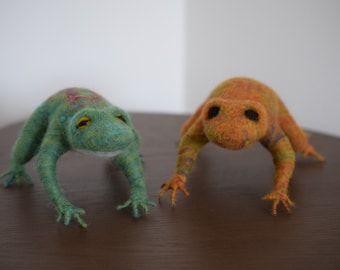 Nagelgefilzter Frosch, Tierskulptur, Filz, Frosch, Filzskulptur, Kröte, Weihnachtsgeschenke, Geburtstagsgeschenk, Reptil