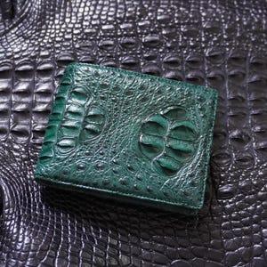 Portefeuille à deux volets pour homme en cuir d'alligator vert double face avec pochette pour carte d'identité/portefeuille personnalisé pour homme/cadeau d'anniversaire pour lui/portefeuille pour homme