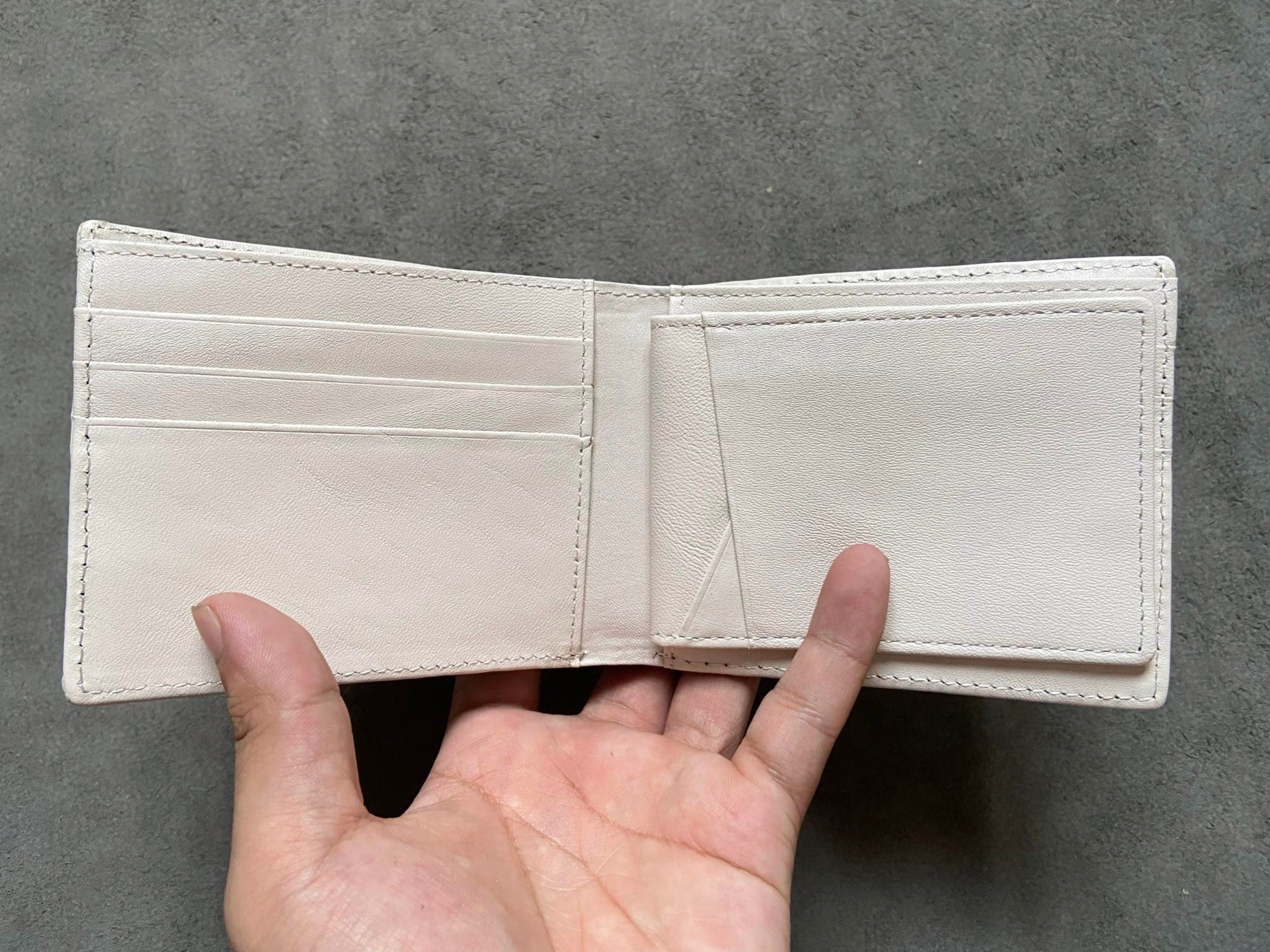 White Genuine Alligator Horn Leather Skin Men's Bifold Wallet