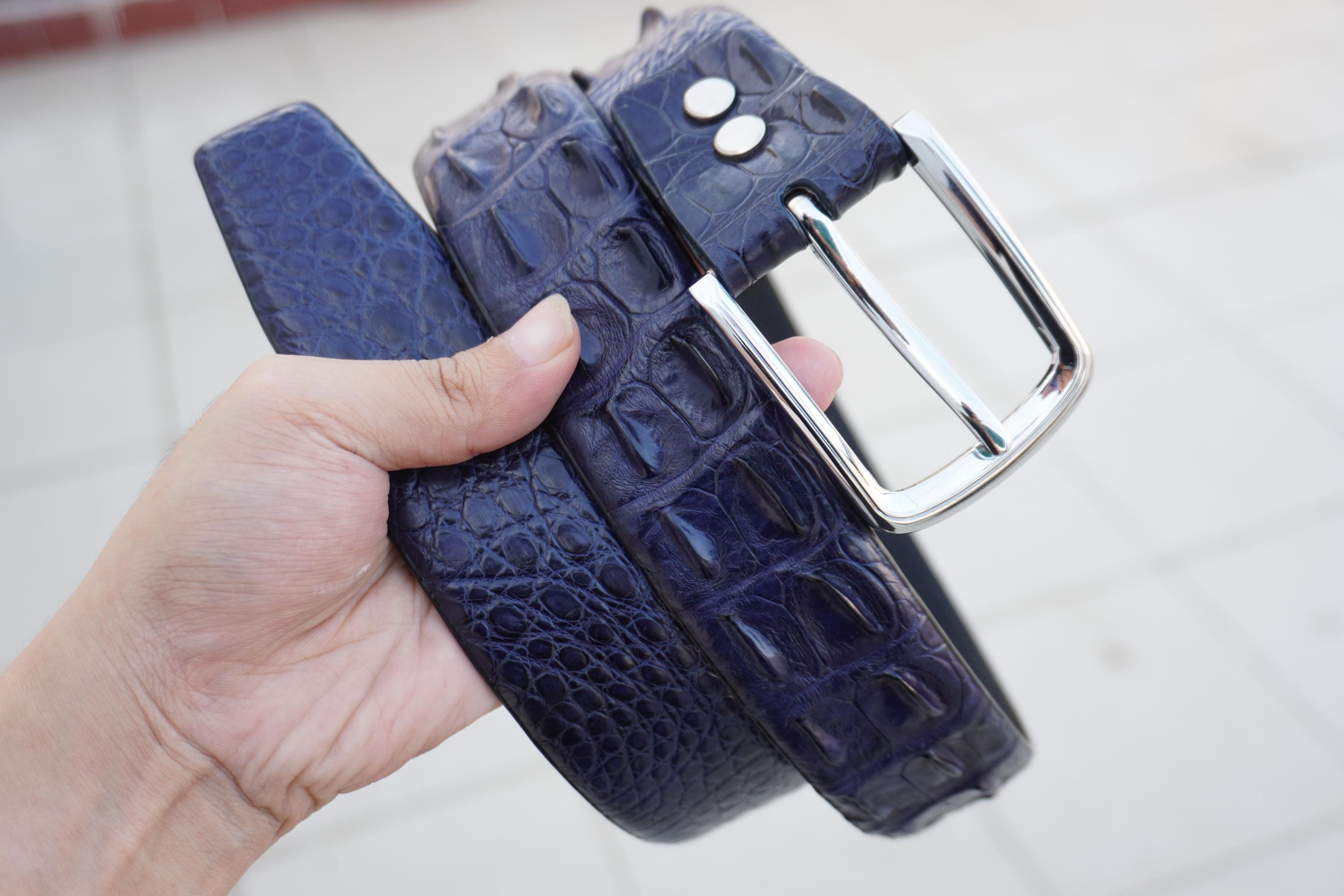 Vintage Alligator Embossed Leather Belt‎ Navy Blue Y2K Nine West Unisex S / M 90s Calfskin Leather Croc Embossed Dark Navy Blue Fashion  main image 3