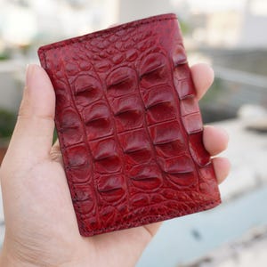 Porta carte di credito bifold in pelle di alligatore minimalista di lusso bordeaux, da uomo, sottile e con due lati, porta carte, portafoglio da uomo
