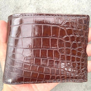 Portefeuille à deux volets pour hommes en cuir d'alligator véritable marron/Portefeuille personnalisé/Portefeuille exotique haut de gamme pour homme