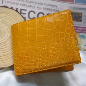 Doppelseitig handgefertigte gelbe Alligator Bauchlederbrieftasche mit ID-Sleave / personalisierte Brieftasche für Männer / Jubiläumsgeschenk / Herrenbrieftasche