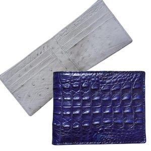 Cartera plegable para hombre de piel de aligátor azul marino con cuerno de avestruz blanco. Cartera personalizada. Regalo de aniversario.