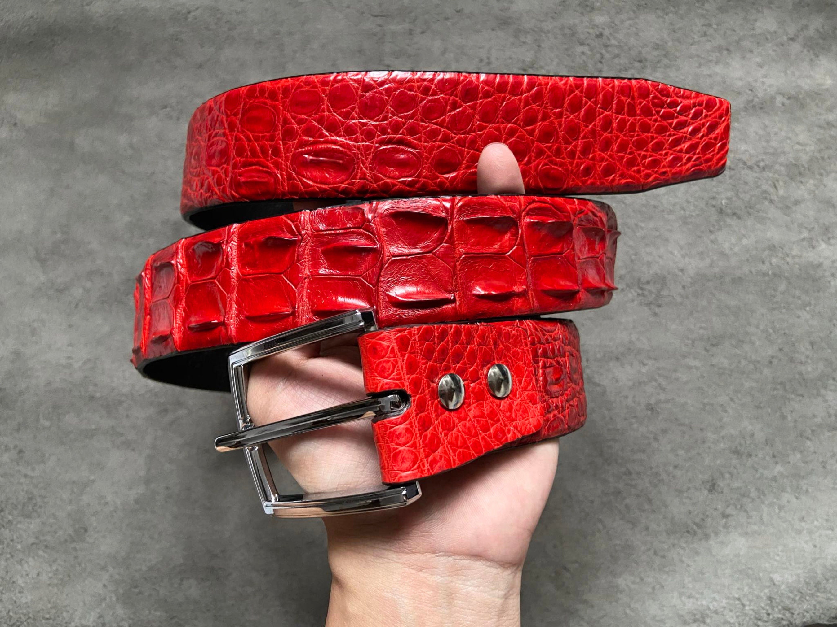 Red Alligator Leather Men display picture 1