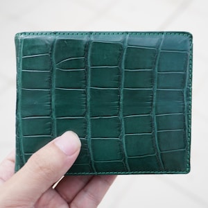 Portefeuille à deux volets en cuir d'alligator vert double face / Portefeuille personnalisé pour homme / Cadeau d'anniversaire pour lui / Portefeuille pour homme / Portefeuille personnalisé