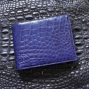 Cartera plegable de piel de cocodrilo azul de doble cara con solapa para identificación/Cartera personalizada para hombre/Regalo de aniversario/Cartera para hombre