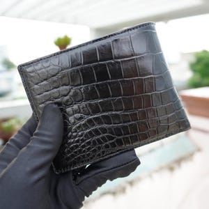 Portefeuille à deux volets pour homme en cuir d'alligator noir/Portefeuille personnalisé pour homme/Cadeau d'anniversaire pour lui/Portefeuille pour homme/Portefeuille en cuir de luxe