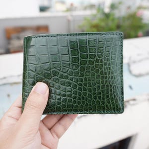 Portefeuille à deux volets pour hommes en cuir d'alligator véritable vert avec rabat pour identification/portefeuille personnalisé/portefeuille exotique haut de gamme pour homme