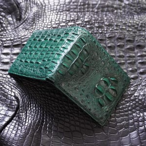 Doppelseitig grüne Alligator Leder Herren Bifold Brieftasche / personalisierte Brieftasche für Männer / Jubiläumsgeschenk für ihn / Herrenbrieftasche