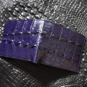 Portefeuille à deux volets pour homme en cuir véritable bleu marine fait main en alligator haut de gamme avec rabat pour carte d'identité, portefeuille en cuir exotique haut de gamme, cadeau pour lui