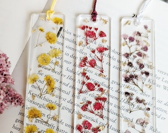Lesezeichen Epoxidharz mit gepressten und getrockneten Blumen und Blüten Goldpapier Pflanzen Lesen Geschenk Freundin besonderes Geschenk