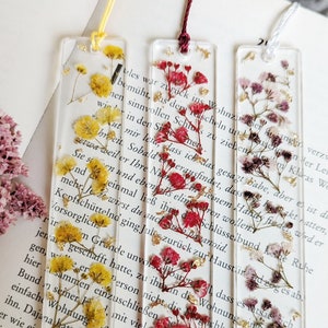 Bookmark epoxy resin with pressed and dried flowers and petals gold paper plants reading gift girlfriend special gift