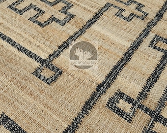 Handmade Jute Dhurrie Rug: Natural Kilim Design, 5x8 ft