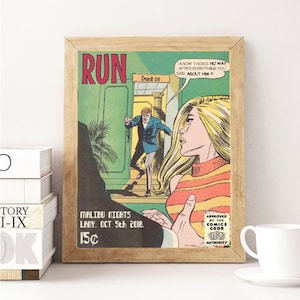 Puede incluir: Una portada de cómic vintage enmarcada con fondo verde. La portada presenta a una mujer con cabello rubio y una camisa a rayas rojas y blancas. El título del cómic es "RUN" y el texto "Track 06" está en la esquina superior derecha. El texto "MALIBU NIGHTS LANY. OCT 5th 2018. 15¢" está en la esquina inferior izquierda. El texto "APPROVED BY THE COMICS CODE AUTHORITY" está en la esquina inferior derecha.