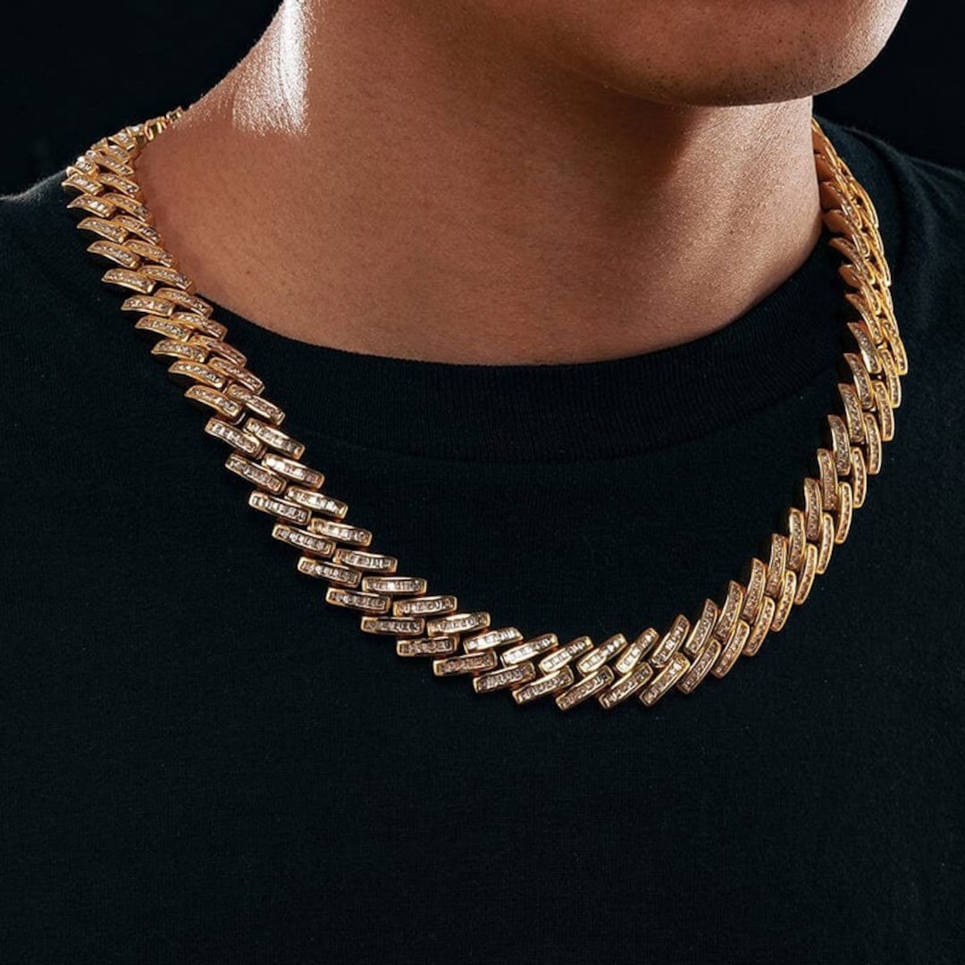 Heavy Cuban Link Chain Featured by 32 CTW Moissanite Diamond, Stylish