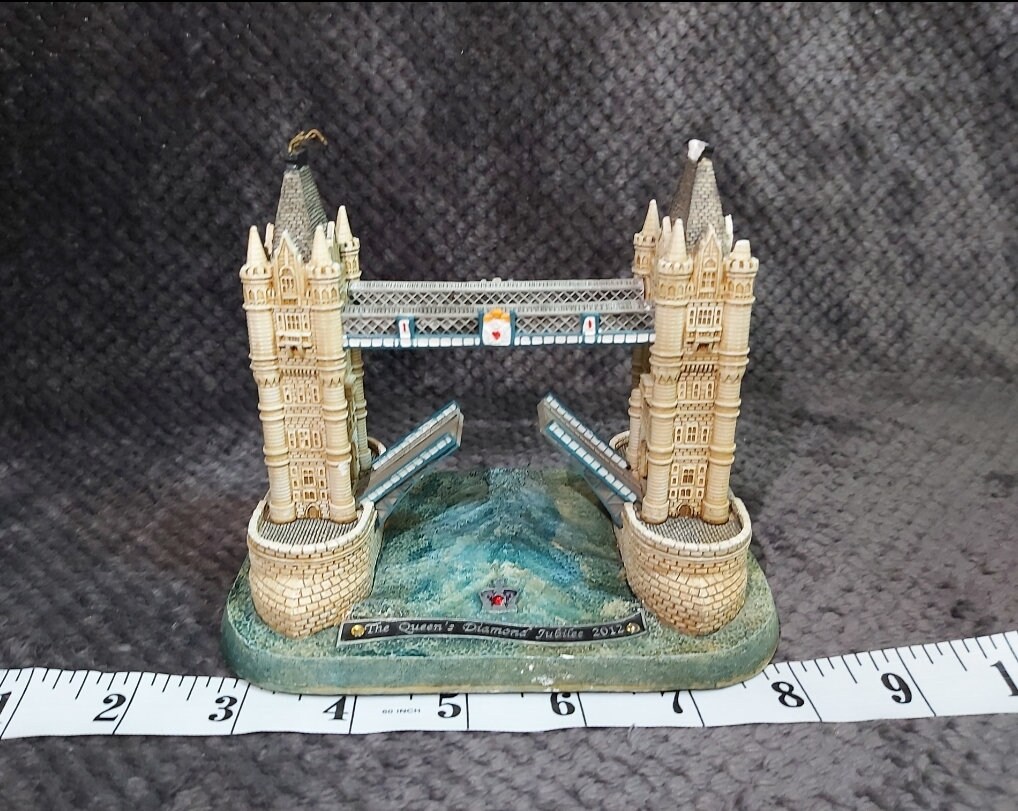 Lilliput Lane Tower Bridge - Etsy