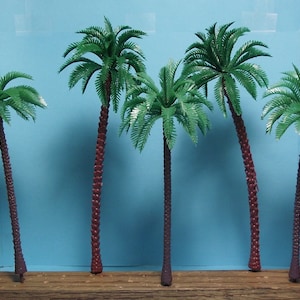 New Scale Model Tall Coconut Palm Trees. Total of 5 Pieces. 2 Pieces 7 3/8" & 3 Pieces 6 3/8"