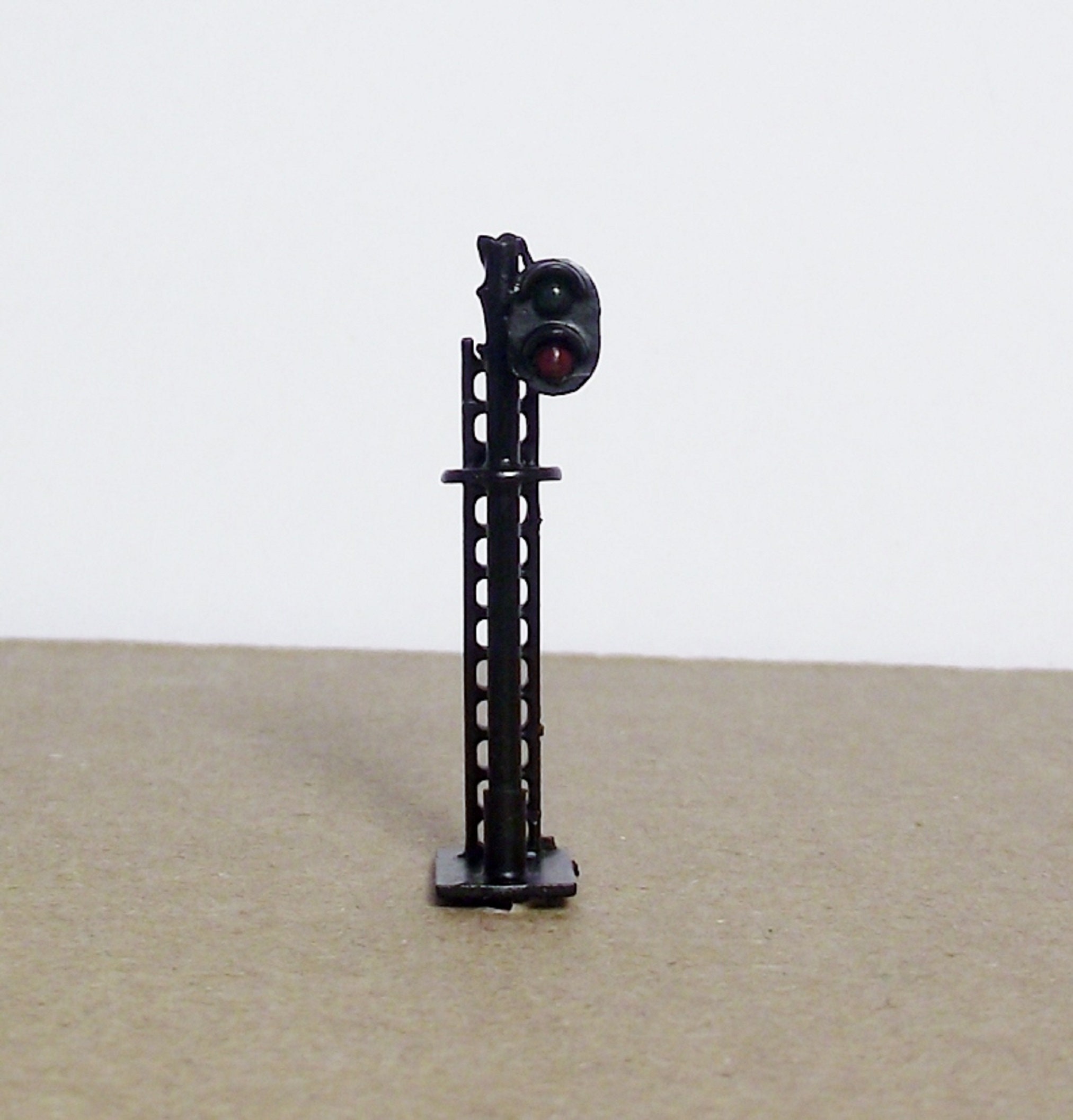 N Scale Railroad Block Signal: Manual Operating 2-Color Green and Red LED
