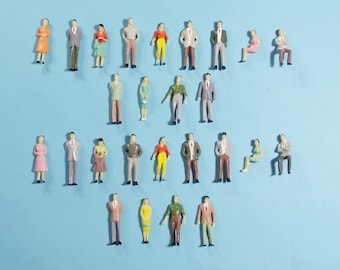 New 1:48 "O" Gauge Hand Painted Scale Model Figures. Total of 26 Pieces in 13 Poses