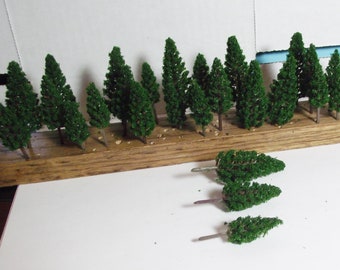 Handmade N Scale Dark Green Pine Tree Pack, Diorama Train Scenery (30 Pieces)