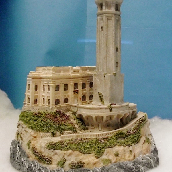 Harbour Lights 1998 Great Lighthouses of the World-Alcatraz Island California #417 with COA