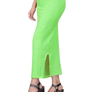 Vrouwen Fish Cut Shapewear Inskirt Dagelijkse kleding Petticoat Lycra Petticoat Readymade Petticoat Indiase Sari Onderrok Innerlijke slijtage Rok Silhouet Parrot Green