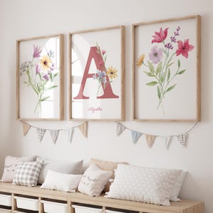 Trio de pôsteres com letras e nomes personalizados - Flores - Decoração de quarto com nomes - Presente original - Decoração elegante