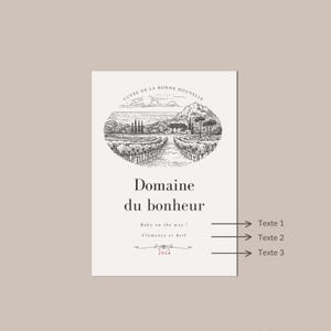 Puede incluir: Una tarjeta rectangular con fondo beige presenta una ilustraci&oacute;n en blanco y negro de un vi&ntilde;edo y el texto "Domaine du bonheur". Debajo, se muestra el texto "Baby on the way!" y nombres, con el a&ntilde;o 2024 en la parte inferior.