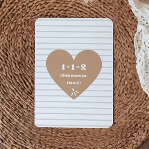 Annonce Grossesse - 1 + 1 = 3  - Papier Texturé Créatif - Carte pour Annoncer l'arrivée de Bébé - Carte Premium Souvenir