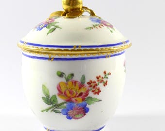Antique 18th Century Marked Sèvres Hand Painted Sugar Bowl with Gold Gilt Lid  (1778)
