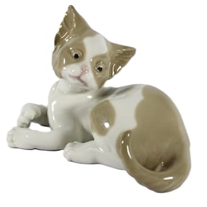 リヤドロ「猫のお昼寝」#5640 - Etsy 日本