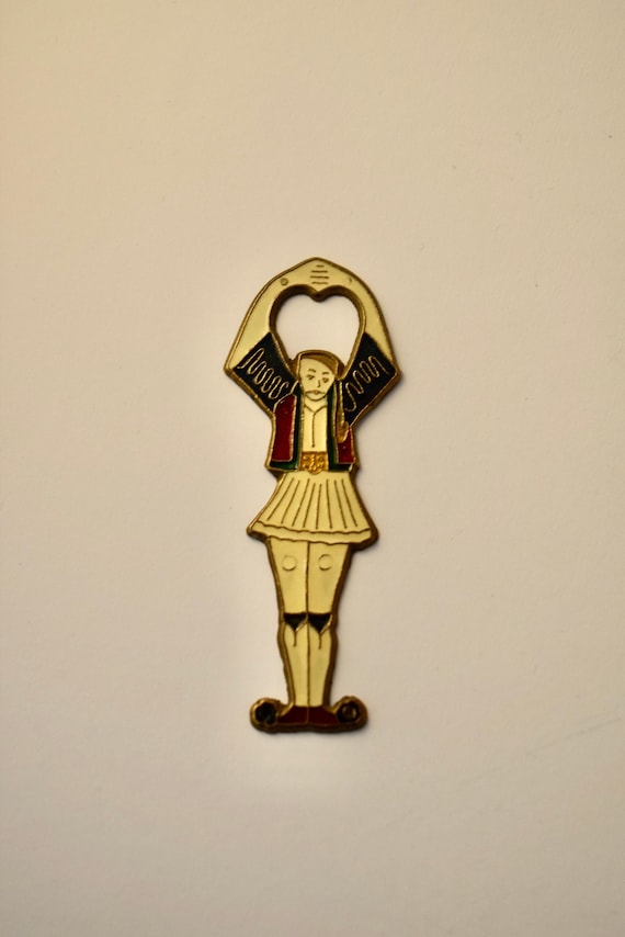 TSOLIAS Flaschenöffner Figur Männchen griechisch Emaille Messing Vintage