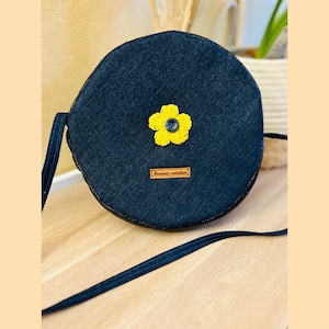Denim bag / Cotton interior / Practical shoulder strap